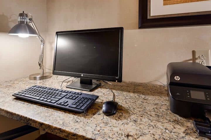 Business Center 23 of 25