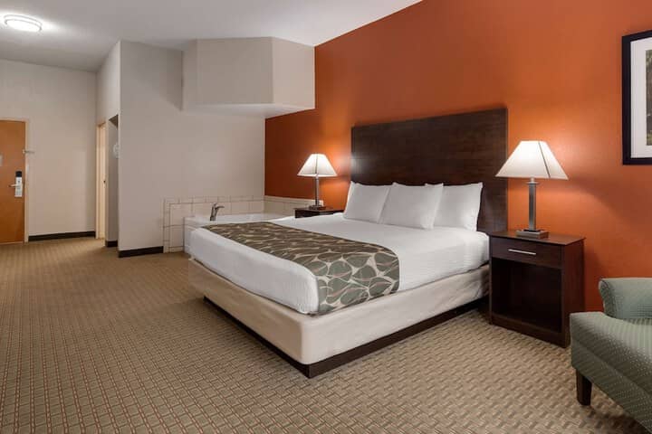 Room 5 of 25