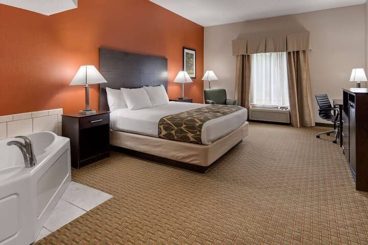 Room 12 of 25