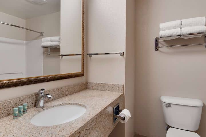 Room 16 of 25
